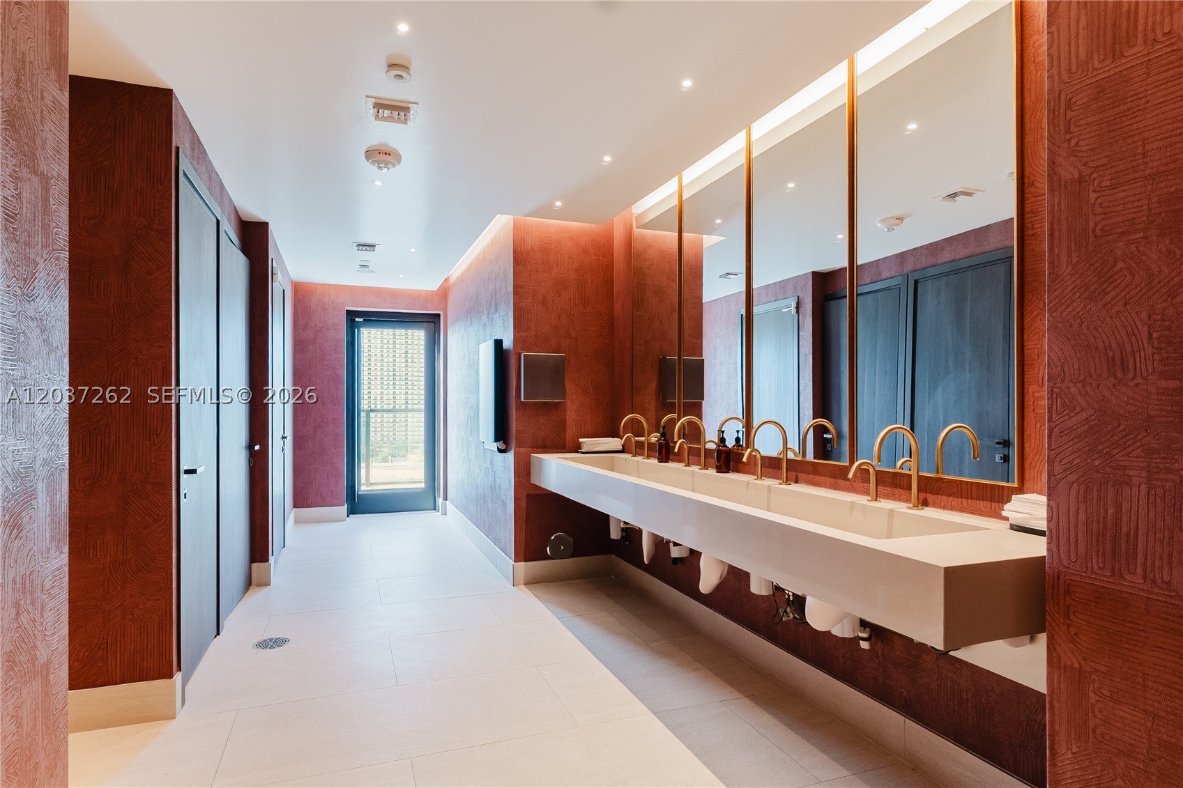 E11EVEN HOTEL & RESIDEN - Residential