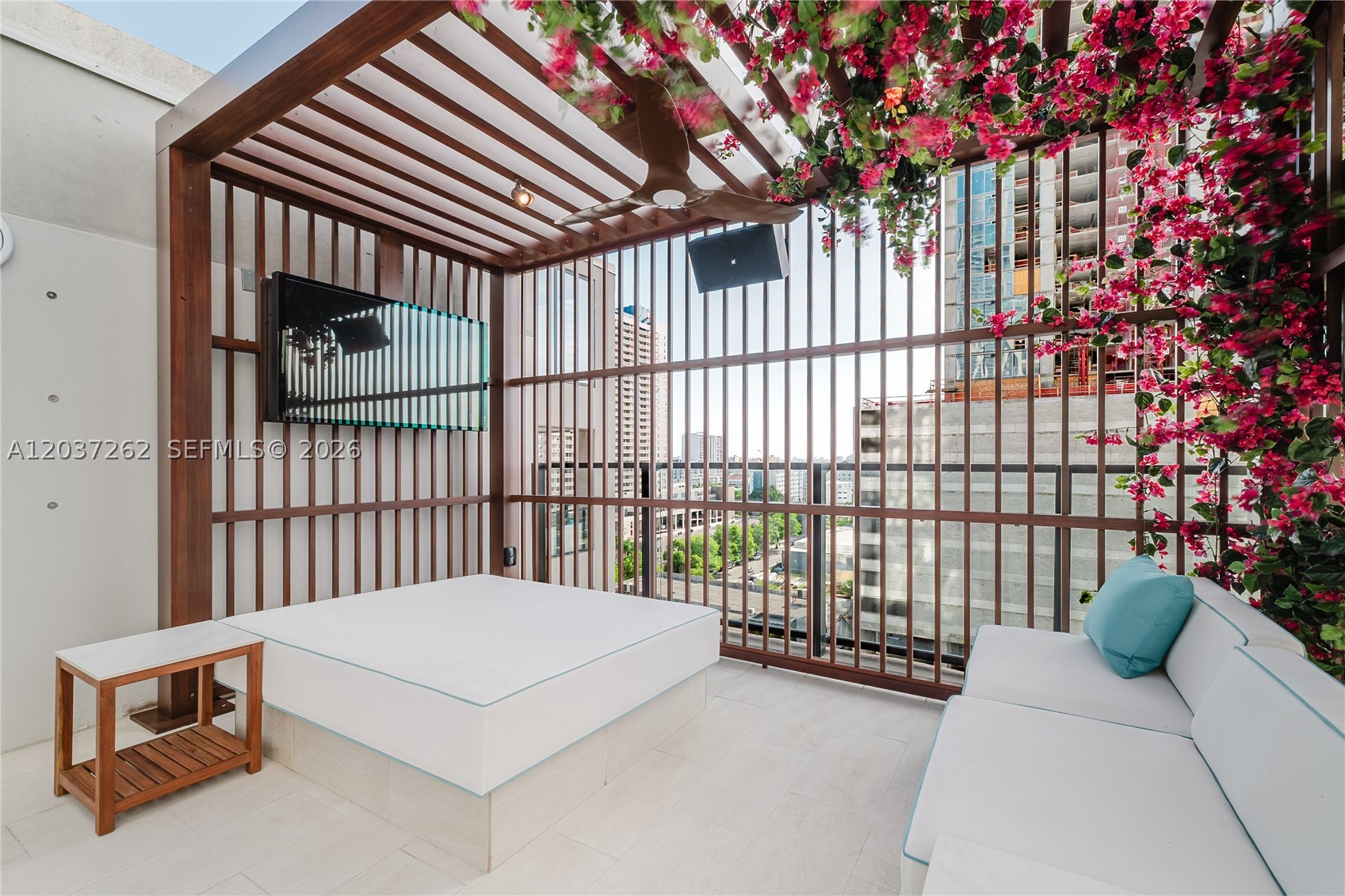 E11EVEN HOTEL & RESIDEN - Residential