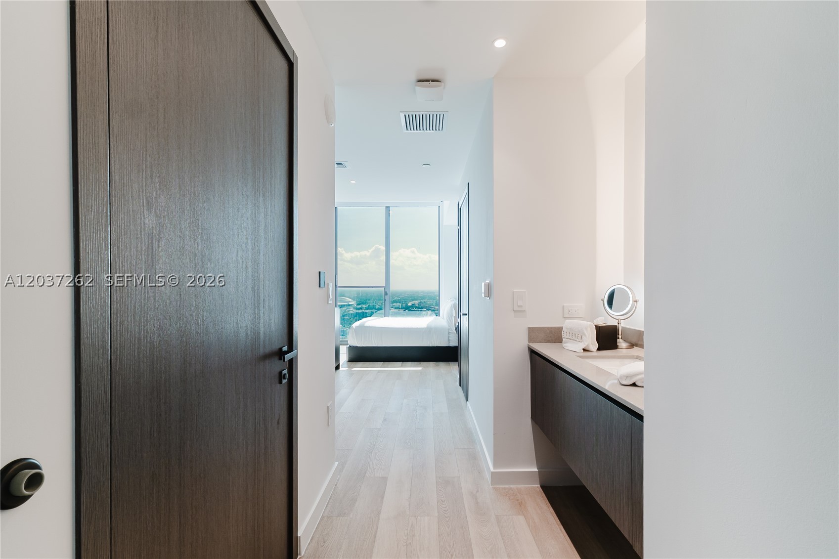 E11EVEN HOTEL & RESIDEN - Residential
