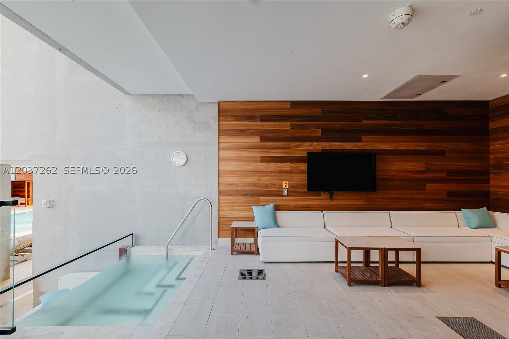 E11EVEN HOTEL & RESIDEN - Residential
