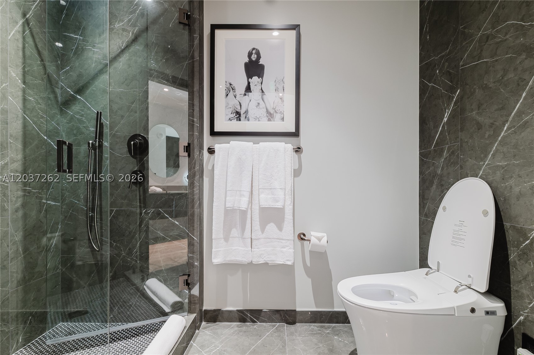 E11EVEN HOTEL & RESIDEN - Residential
