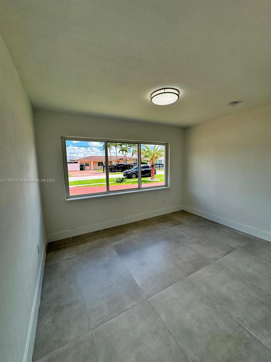 CORAL PARK ESTATES SEC 5 - Residential Lease