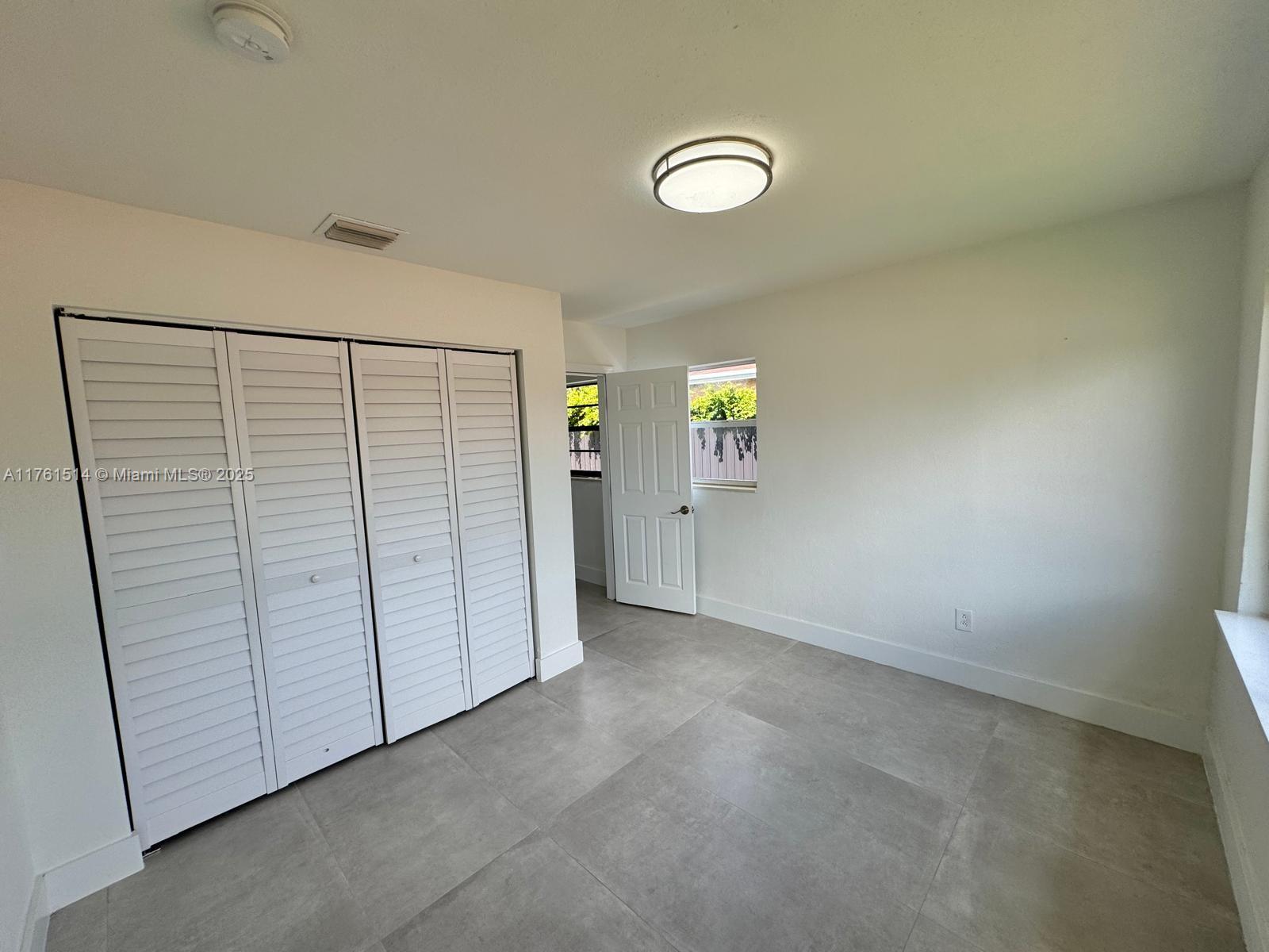 CORAL PARK ESTATES SEC 5 - Residential Lease