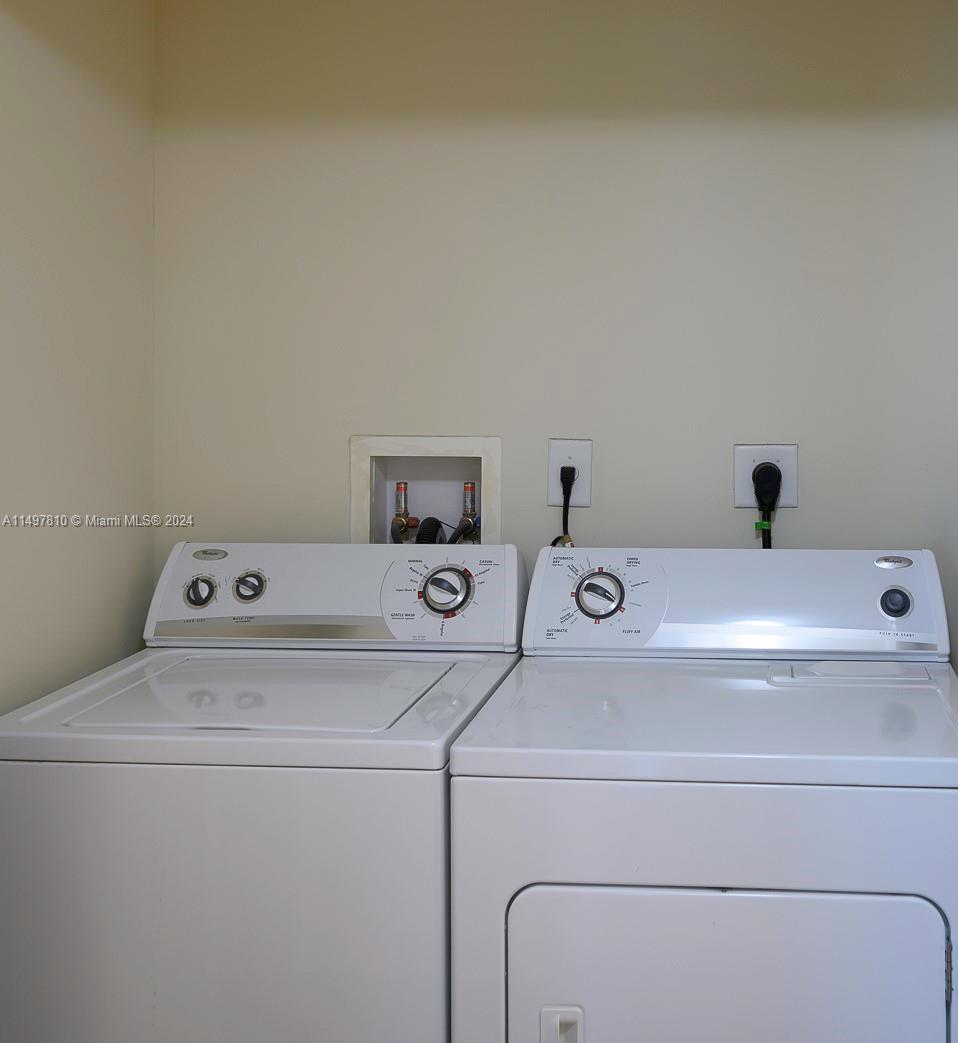 VERANDA CONDO - Residential Lease