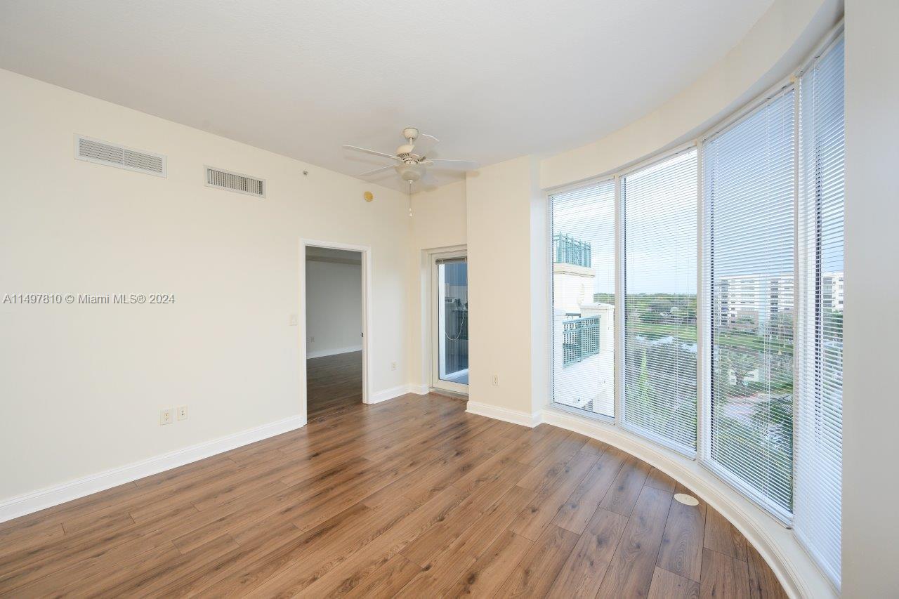 VERANDA CONDO - Residential Lease