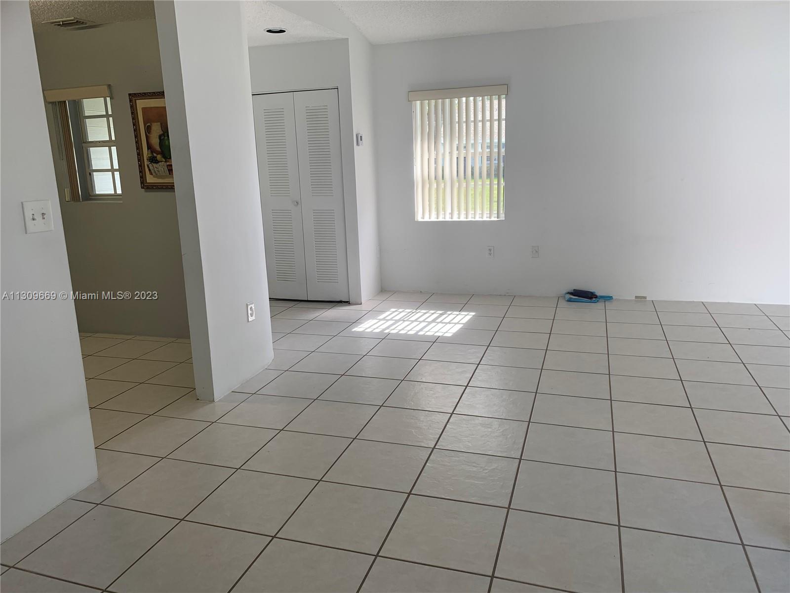 VILG HOMES COUNTRY WALK C - Residential