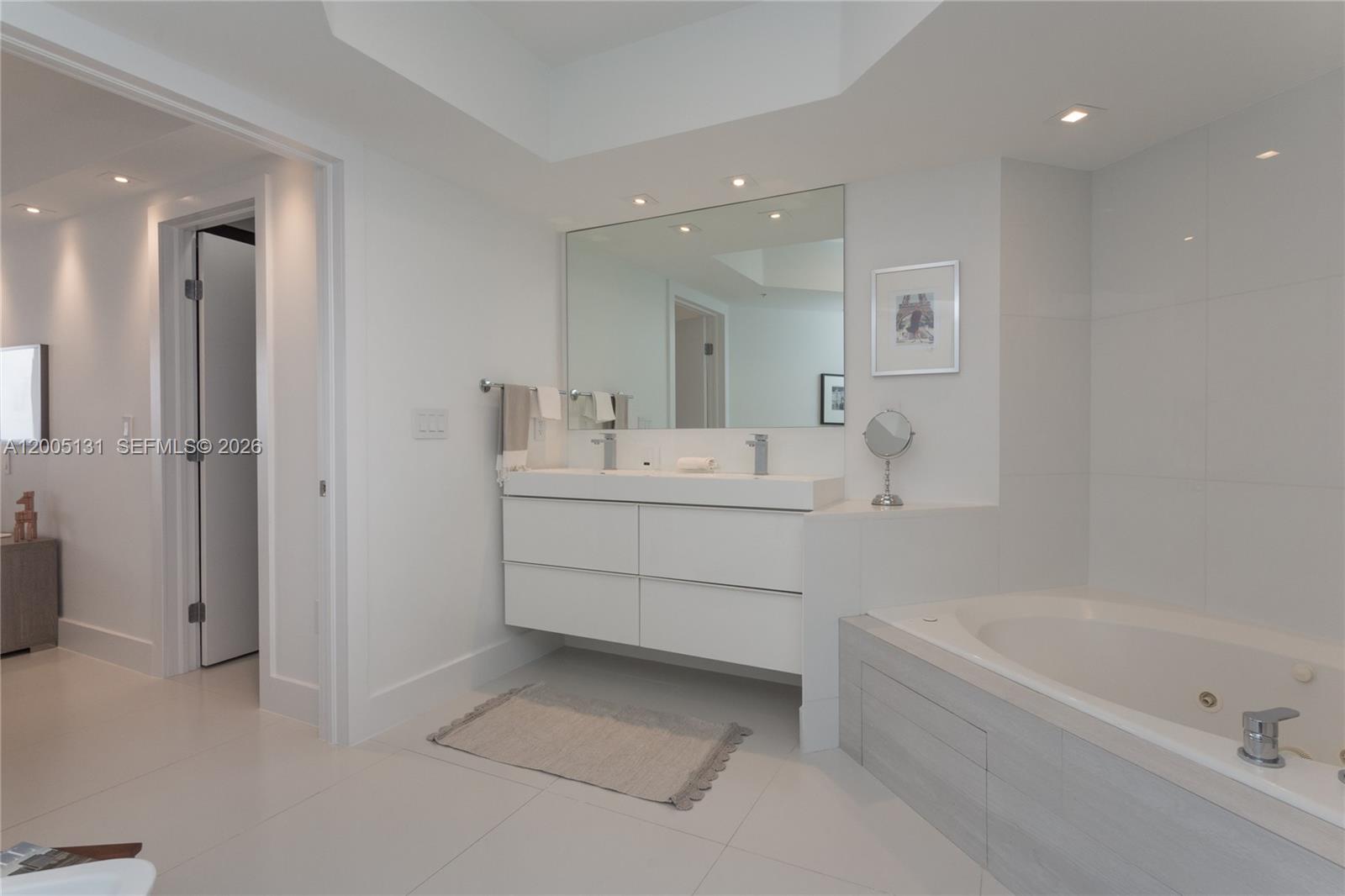 LA GORCE PALACE CONDO - Residential