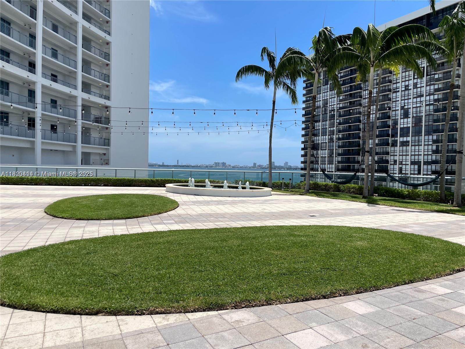 BLUE CONDO - Residential