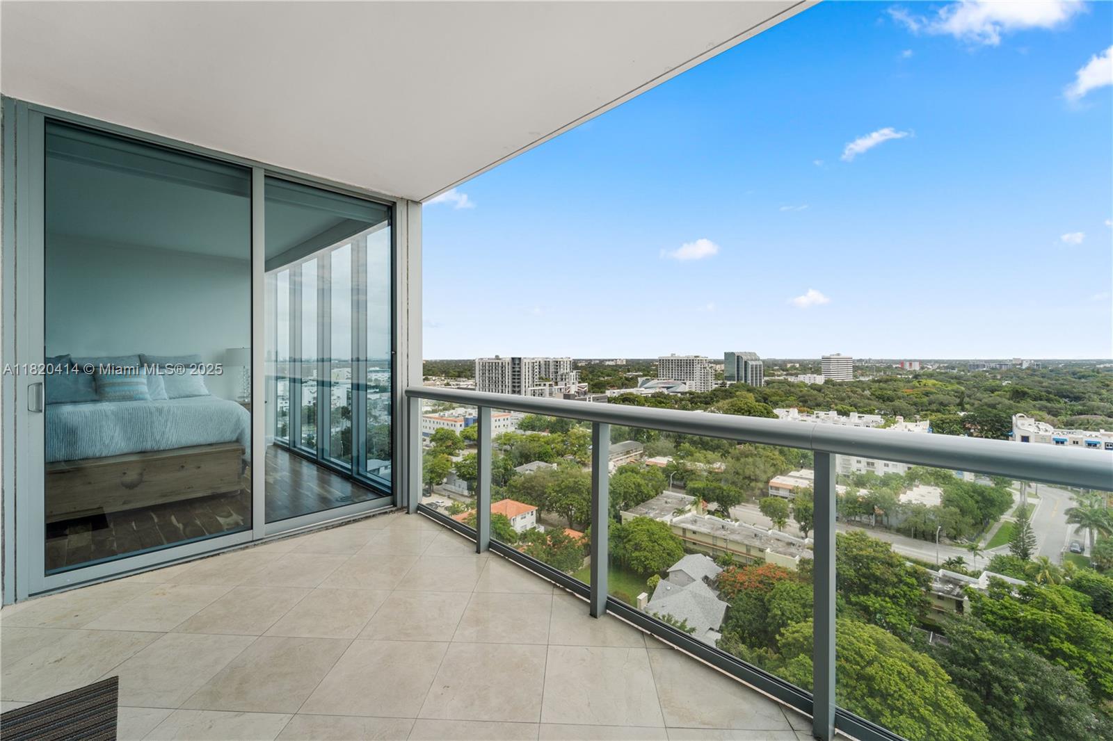 BLUE CONDO - Residential