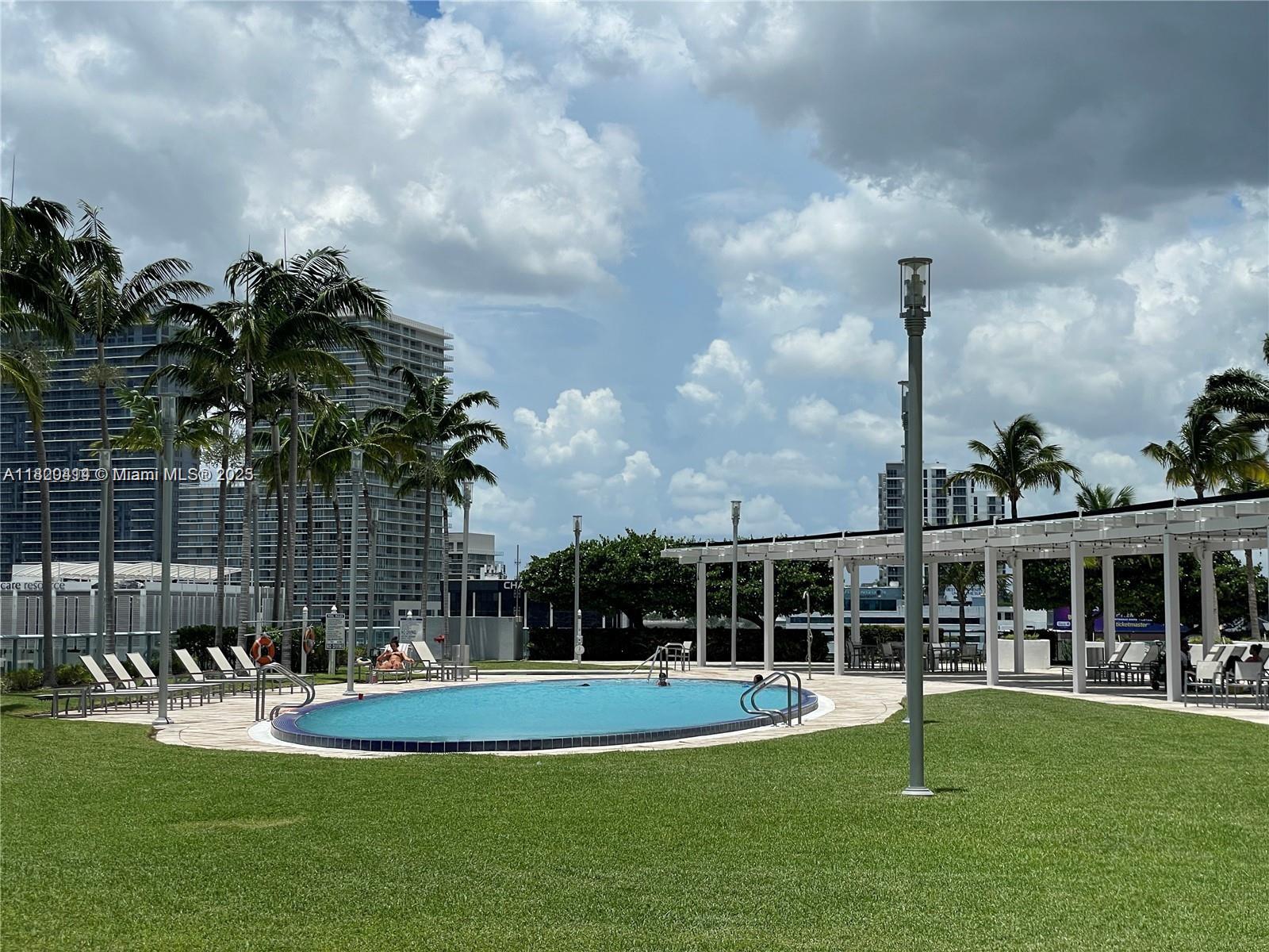 BLUE CONDO - Residential