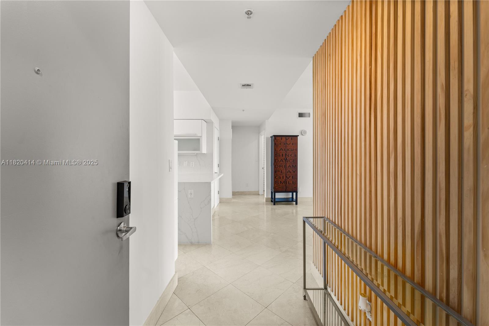 BLUE CONDO - Residential