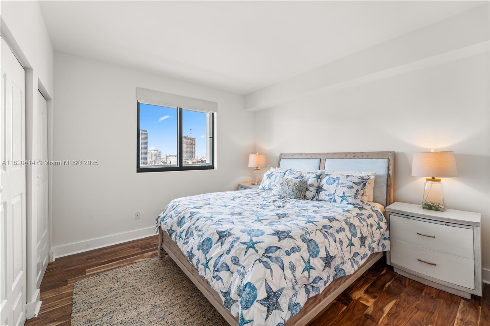 BLUE CONDO - Residential
