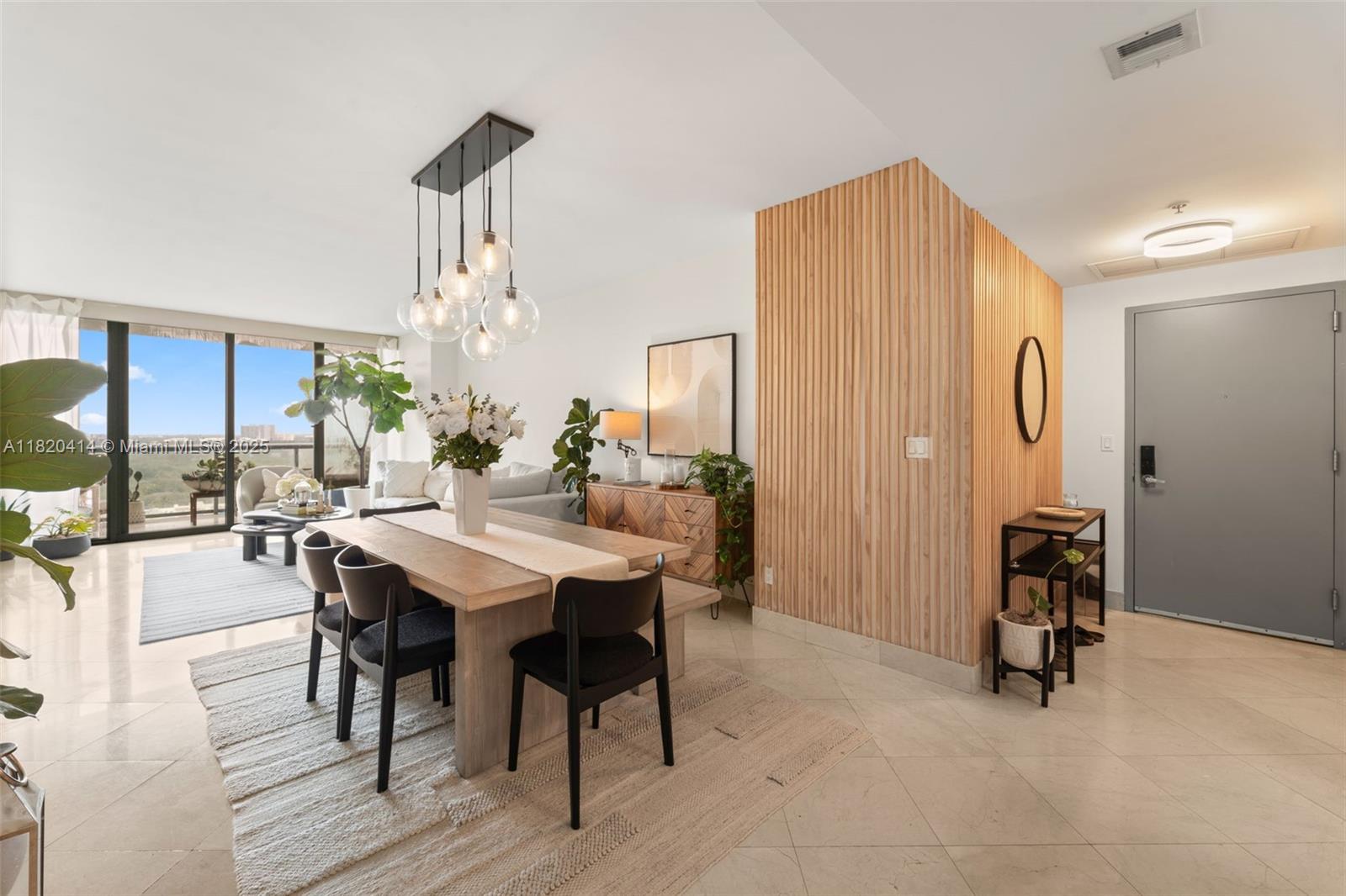 BLUE CONDO - Residential