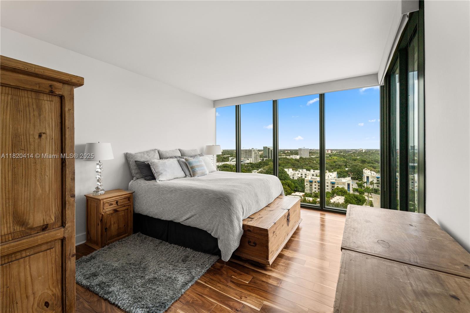 BLUE CONDO - Residential