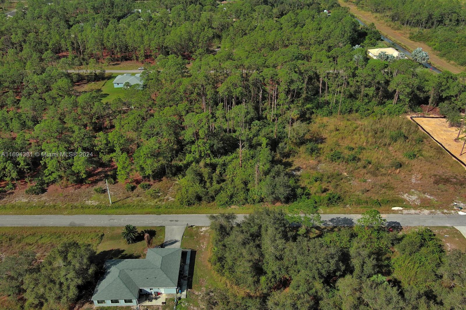 LEHIGH ACRES - Land