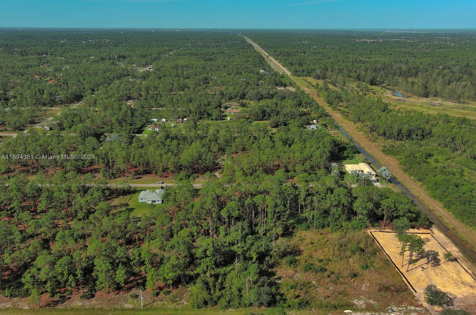 LEHIGH ACRES - Land