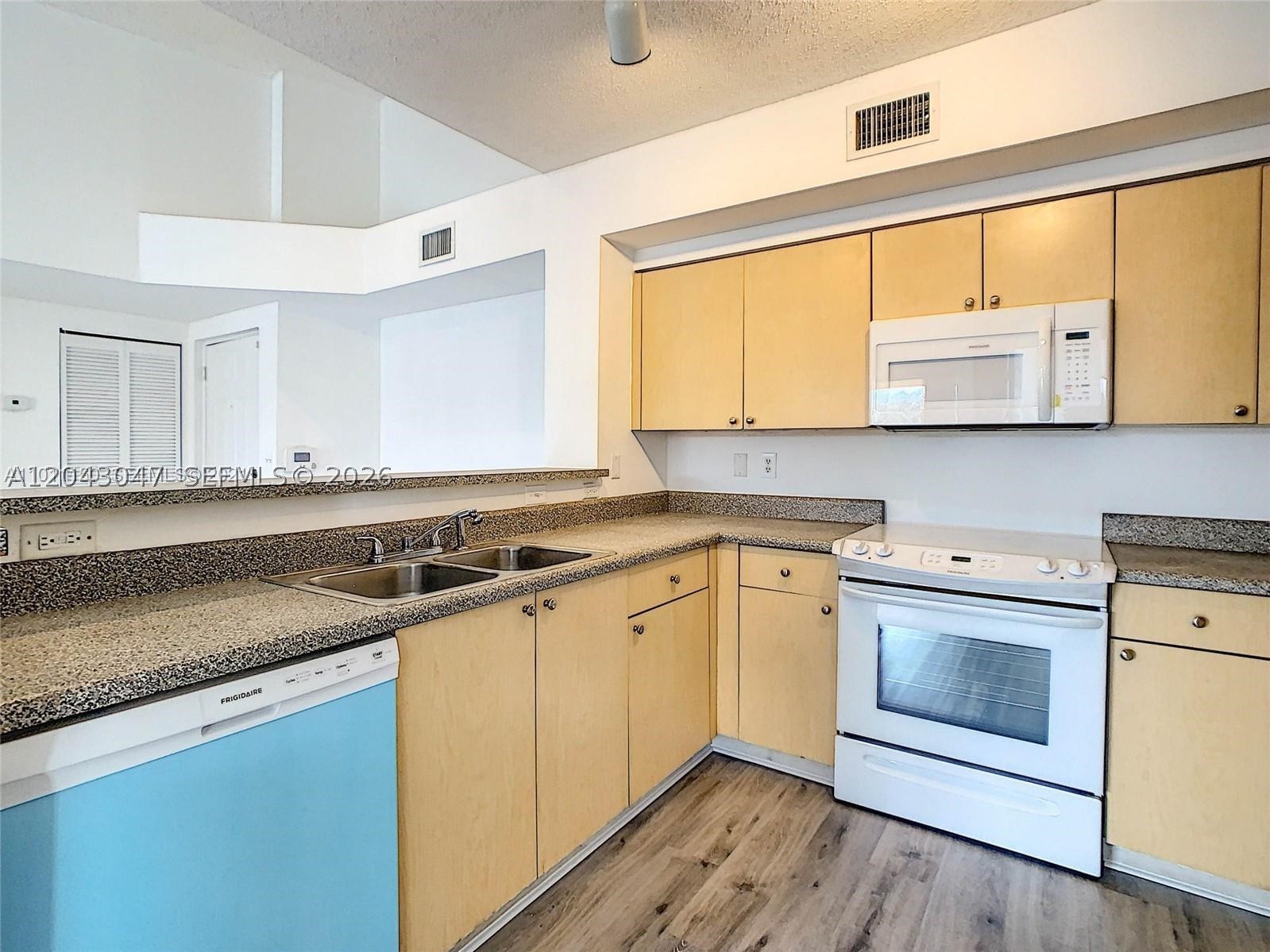 EL-AD RESIDENCES AT MIRAM - Residential
