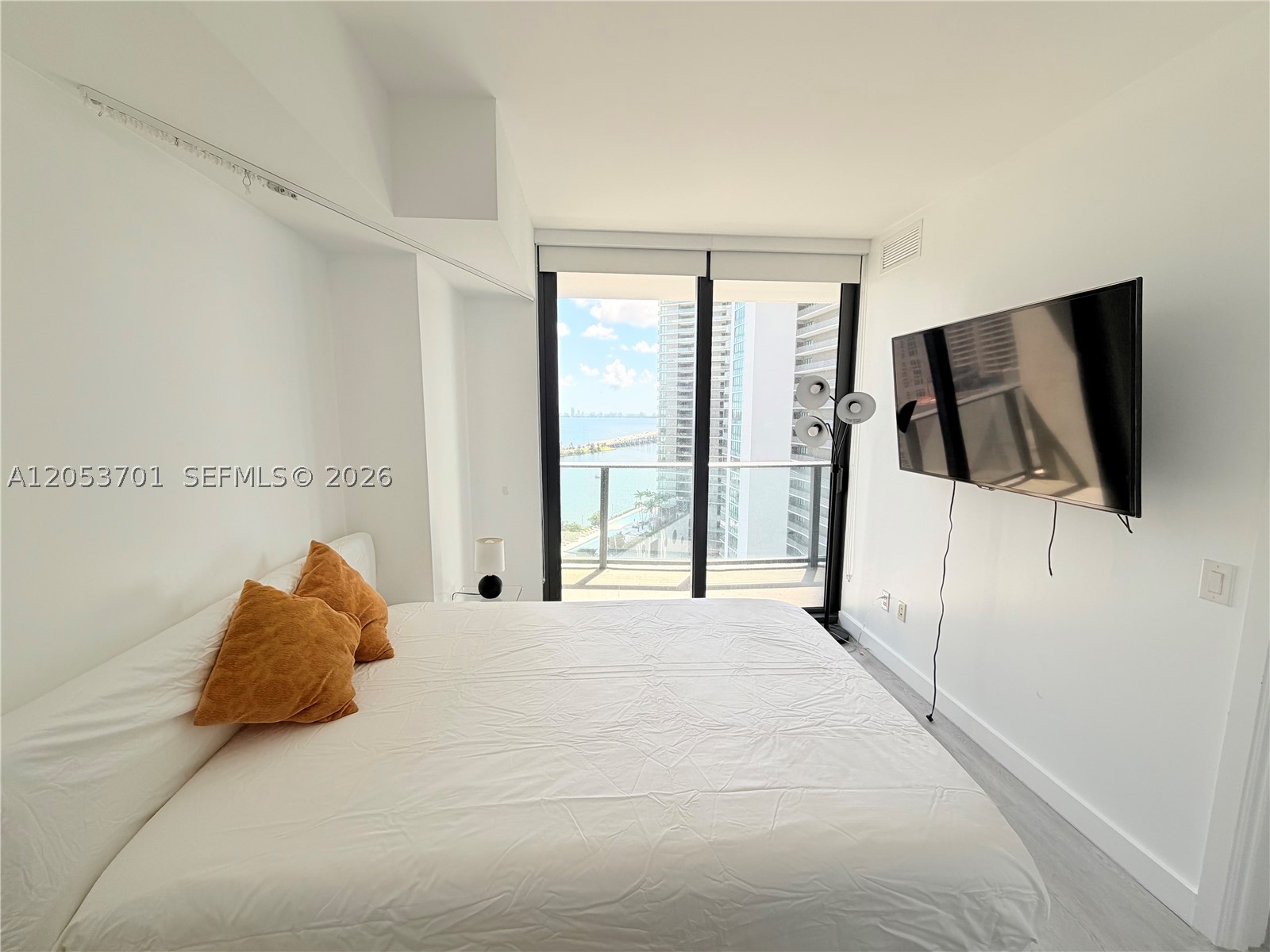 PARAISO BAYVIEWS CONDO - Residential Lease