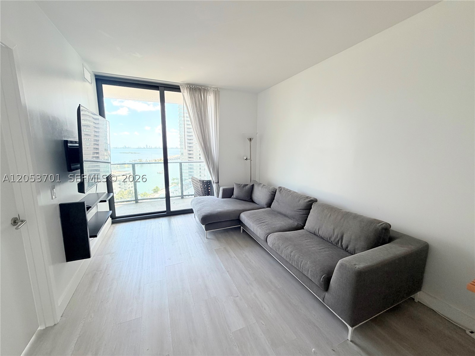 PARAISO BAYVIEWS CONDO - Residential Lease