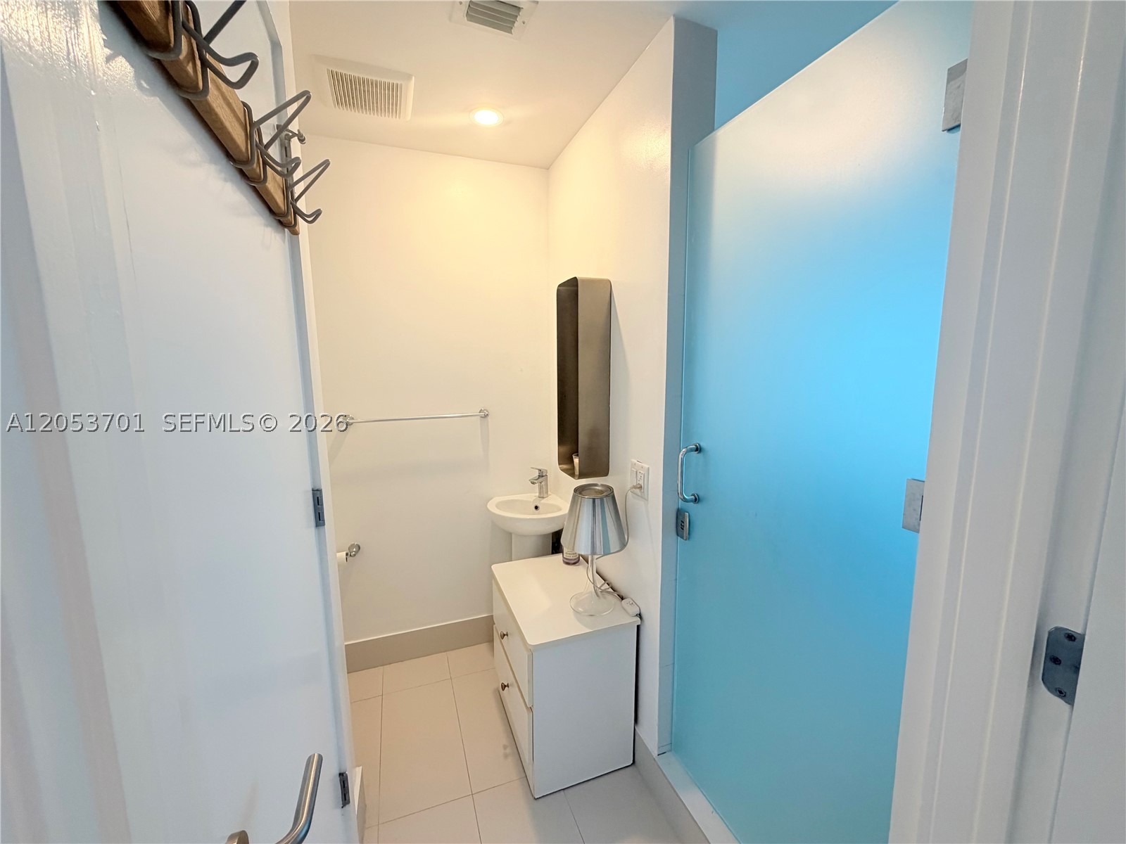 PARAISO BAYVIEWS CONDO - Residential Lease
