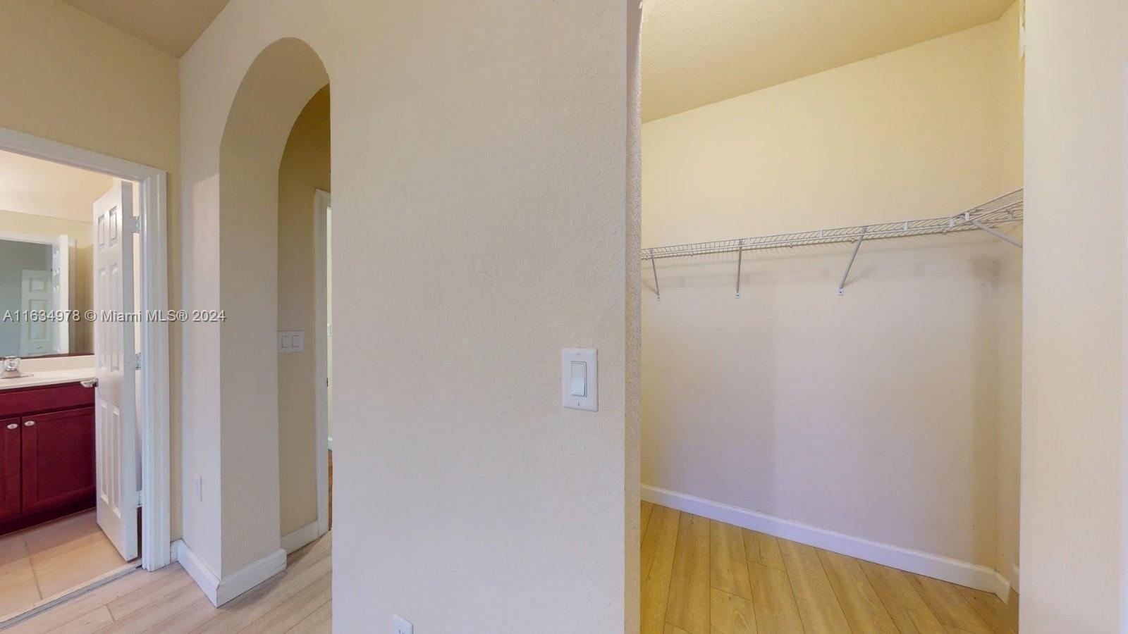 KENDALL COMMONS RESIDENTI - Residential