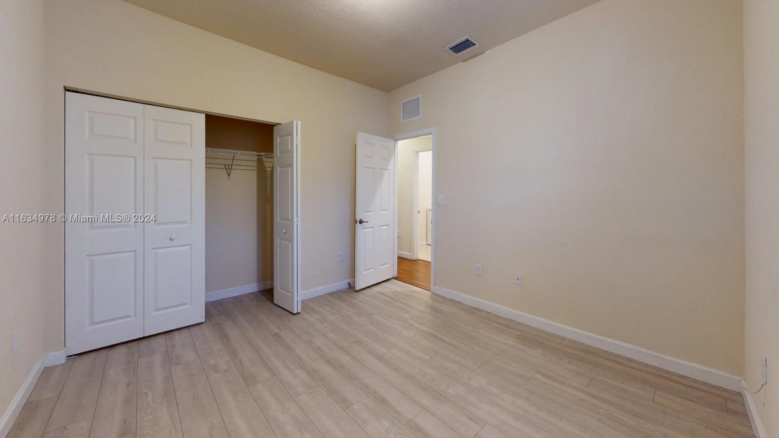 KENDALL COMMONS RESIDENTI - Residential