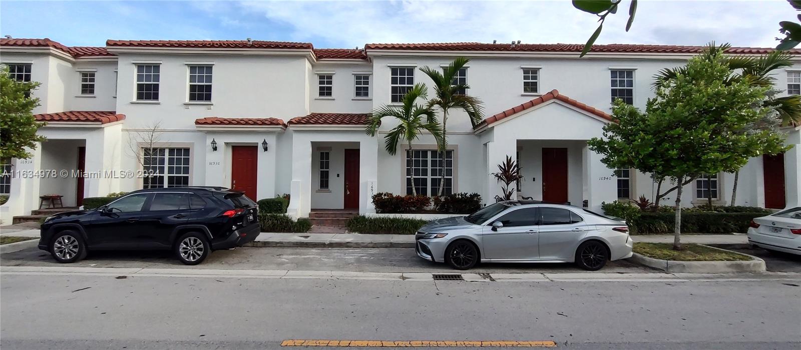 KENDALL COMMONS RESIDENTI - Residential