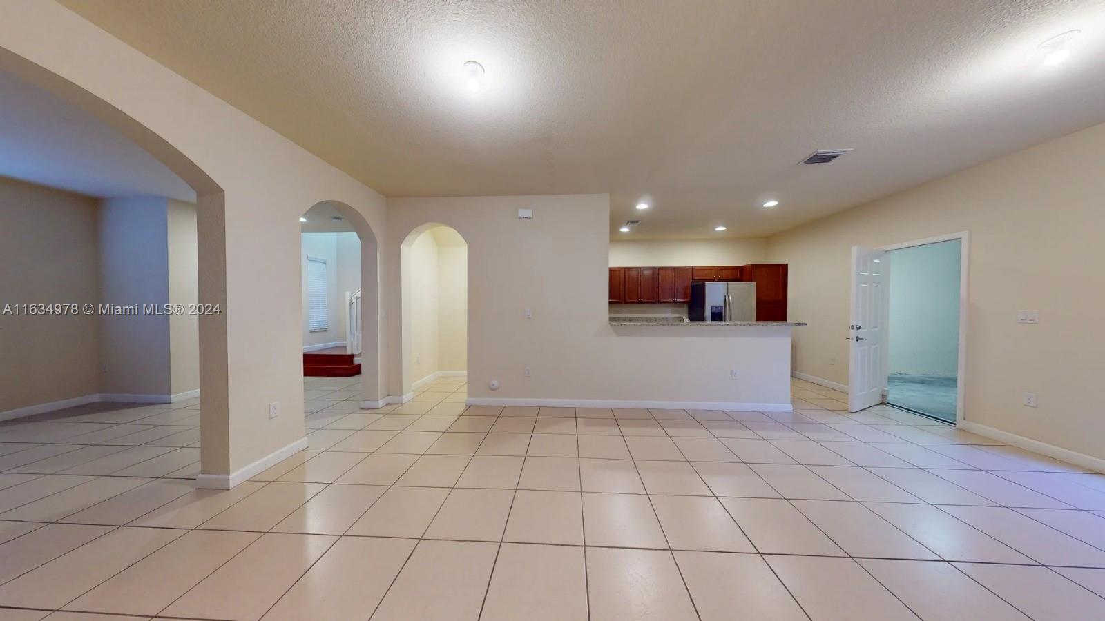 KENDALL COMMONS RESIDENTI - Residential