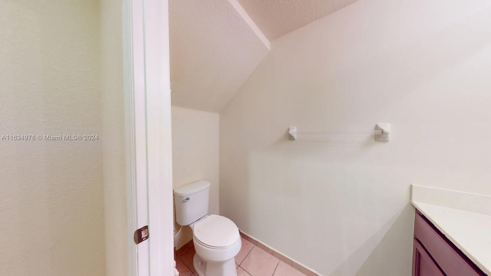 KENDALL COMMONS RESIDENTI - Residential
