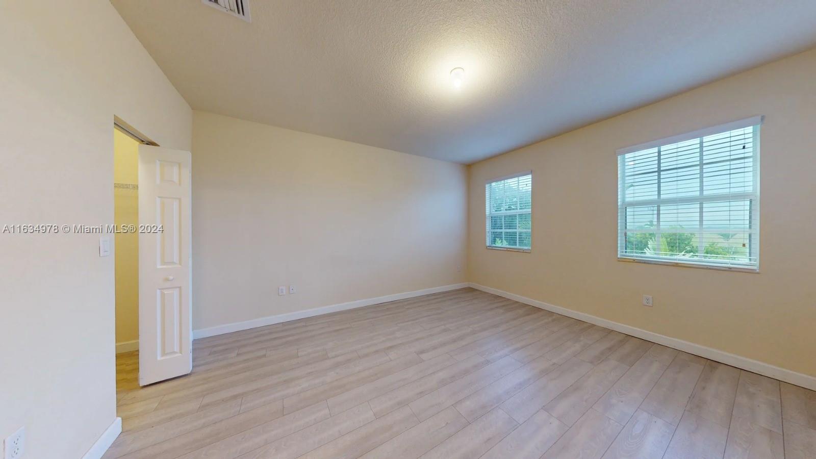 KENDALL COMMONS RESIDENTI - Residential