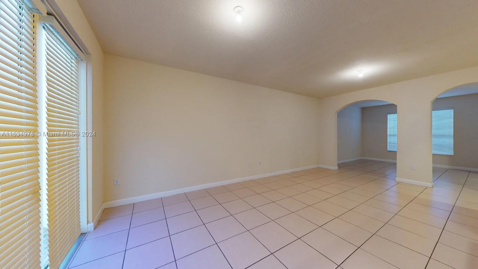KENDALL COMMONS RESIDENTI - Residential