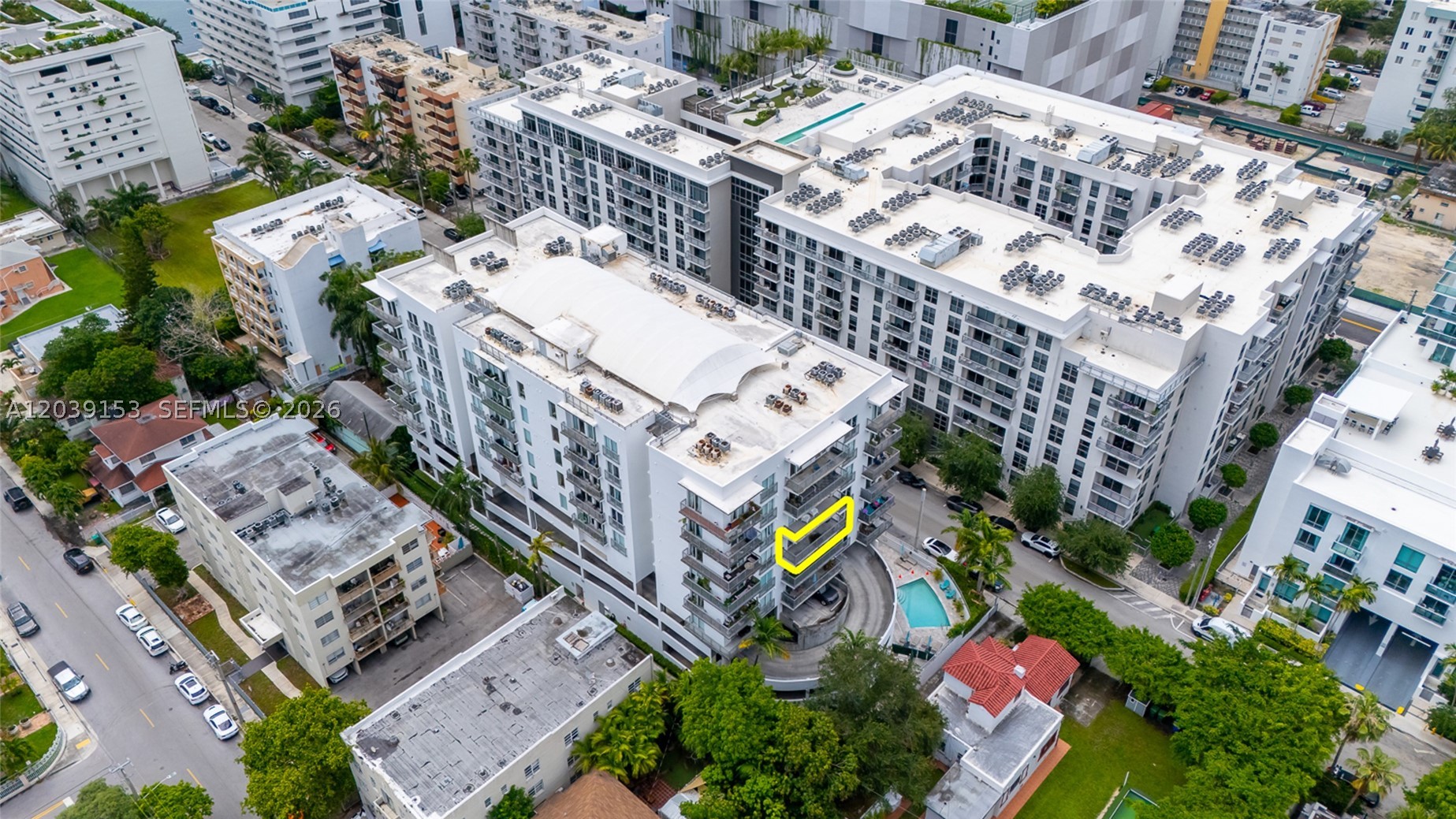BAYLOFTS CONDO - Residential