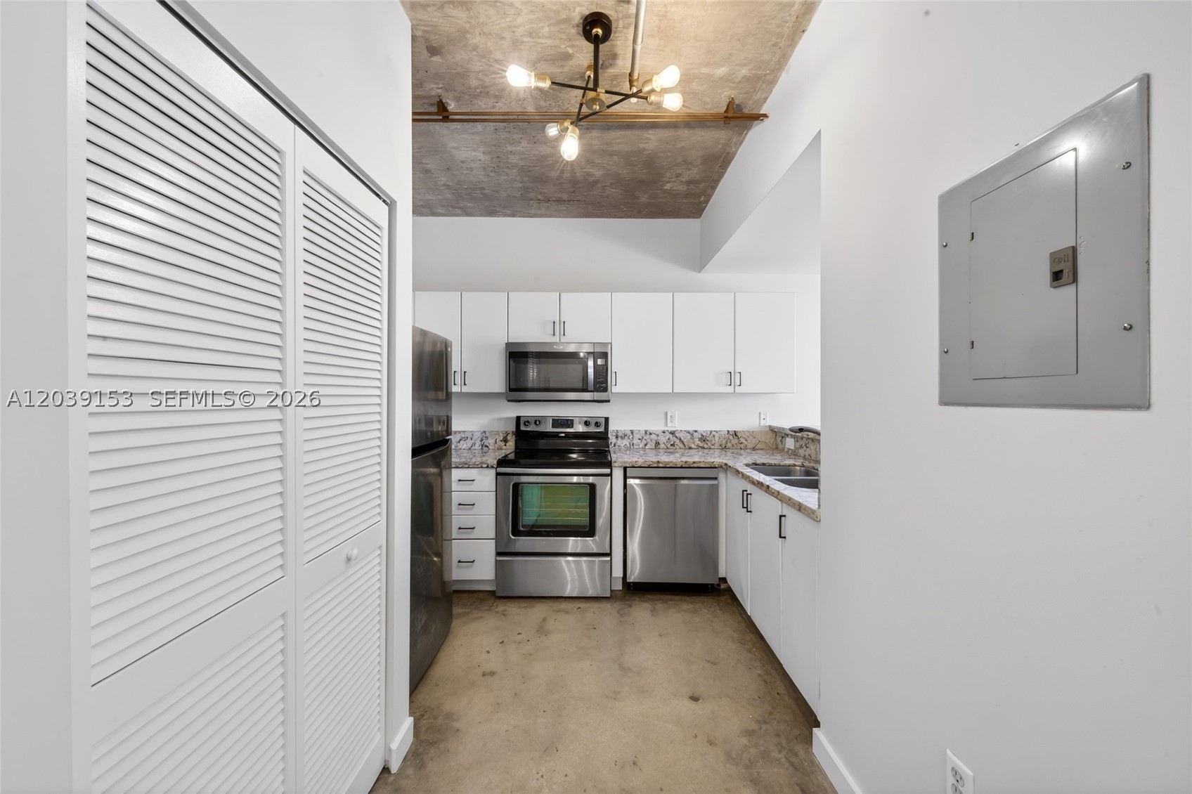 BAYLOFTS CONDO - Residential