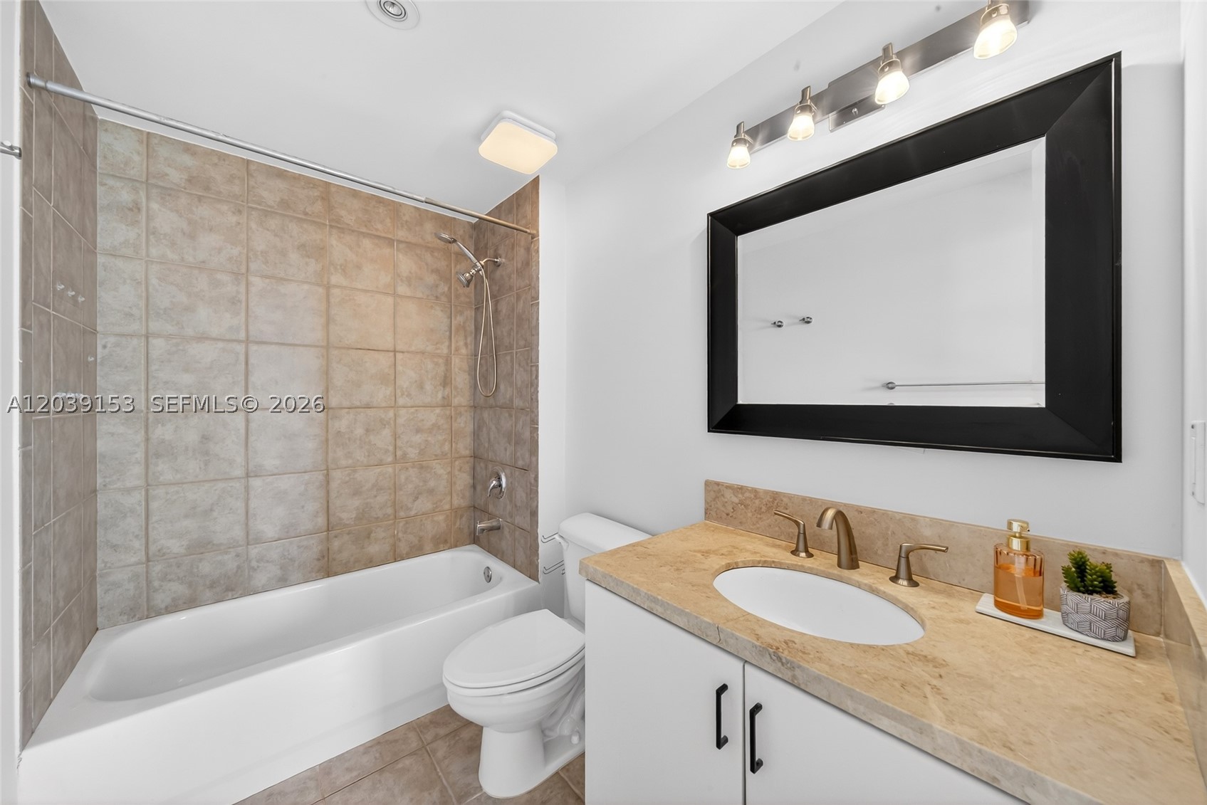 BAYLOFTS CONDO - Residential
