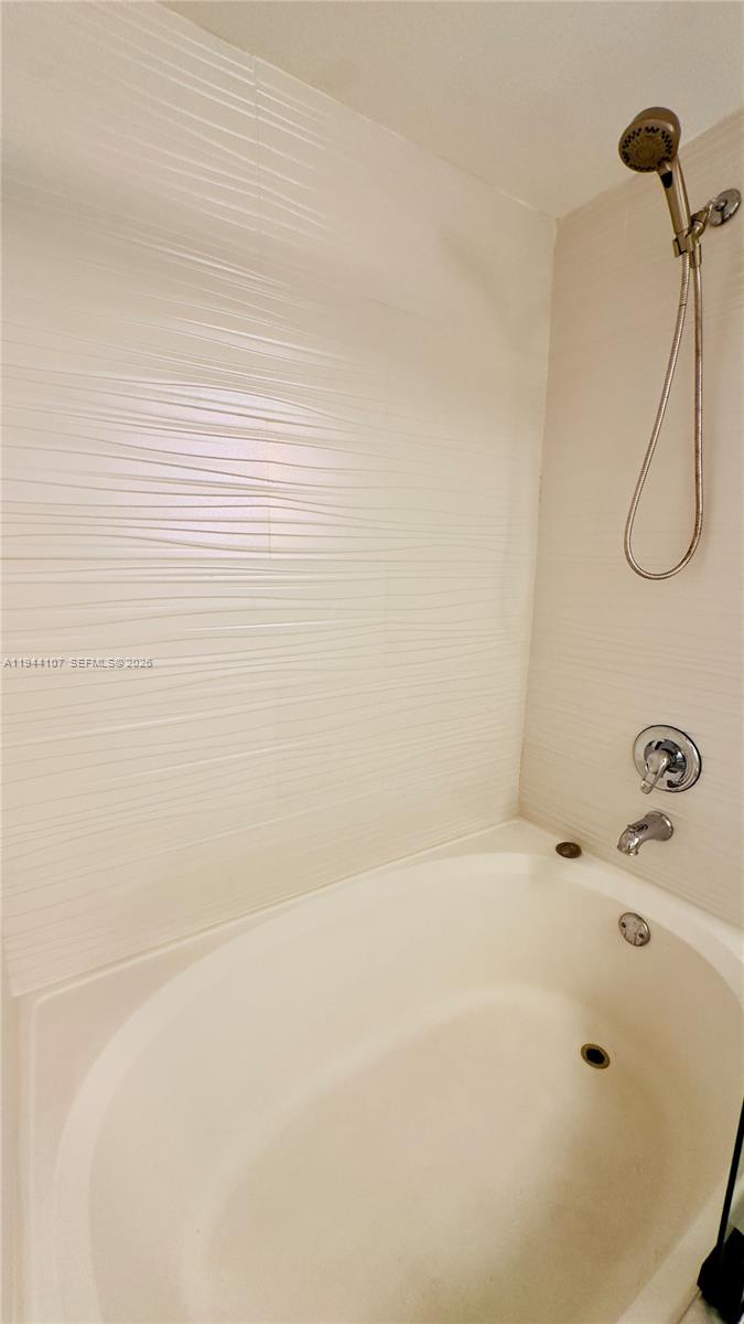 PORTO BELLAGIO CONDO - Residential