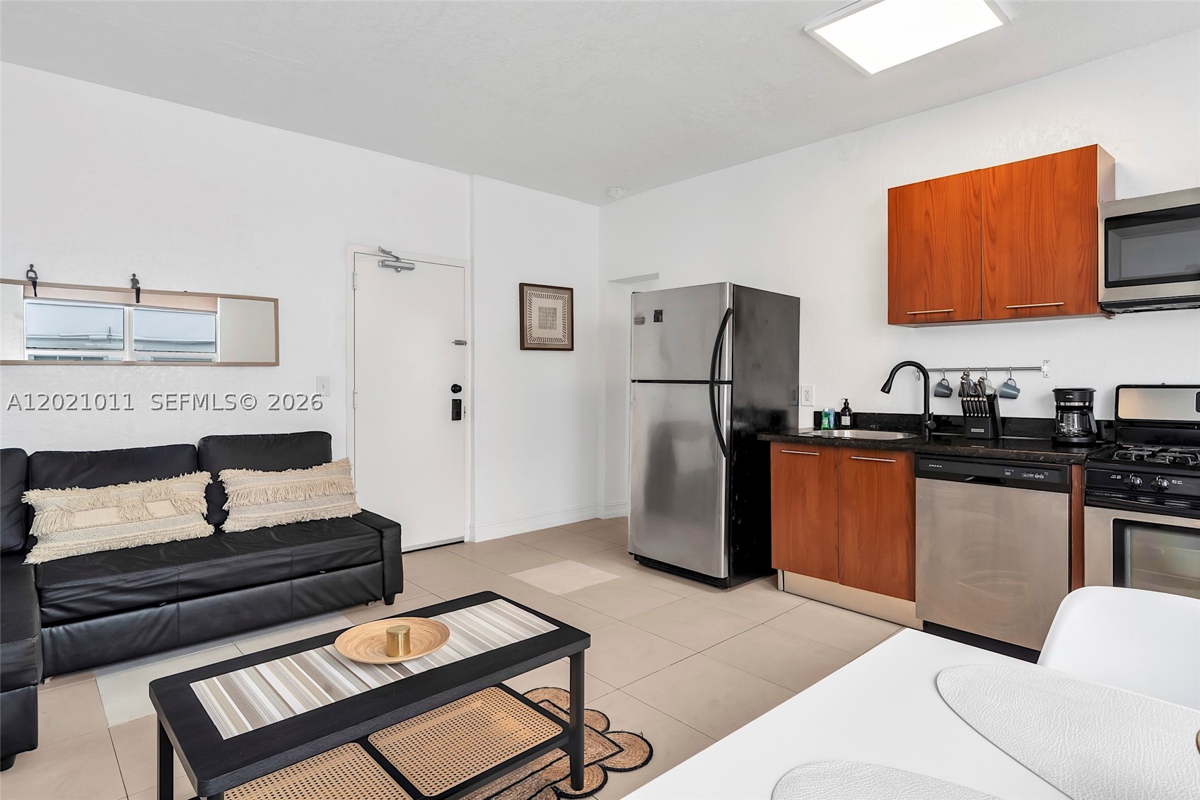THE BAYLISS CONDO - Residential