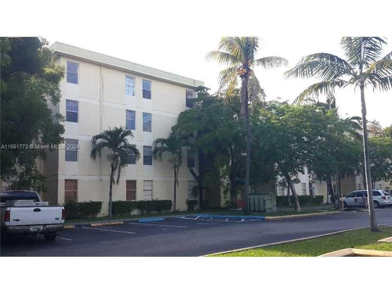 Condo in the heart of Hialeah close to Westland mall, and major highways. Nice apartment 2Bd/ 1Bth. Laundry on site, plenty of parking for residents and visitors, playground for kids, and pet friendly.