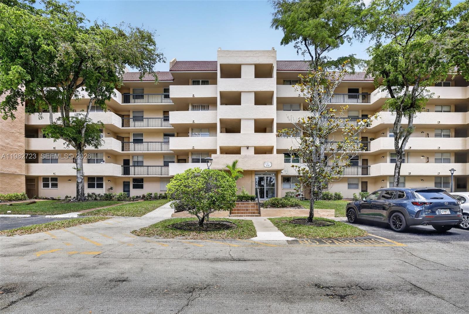 CONDOMINIUM 5 OF ENVIRON - Residential