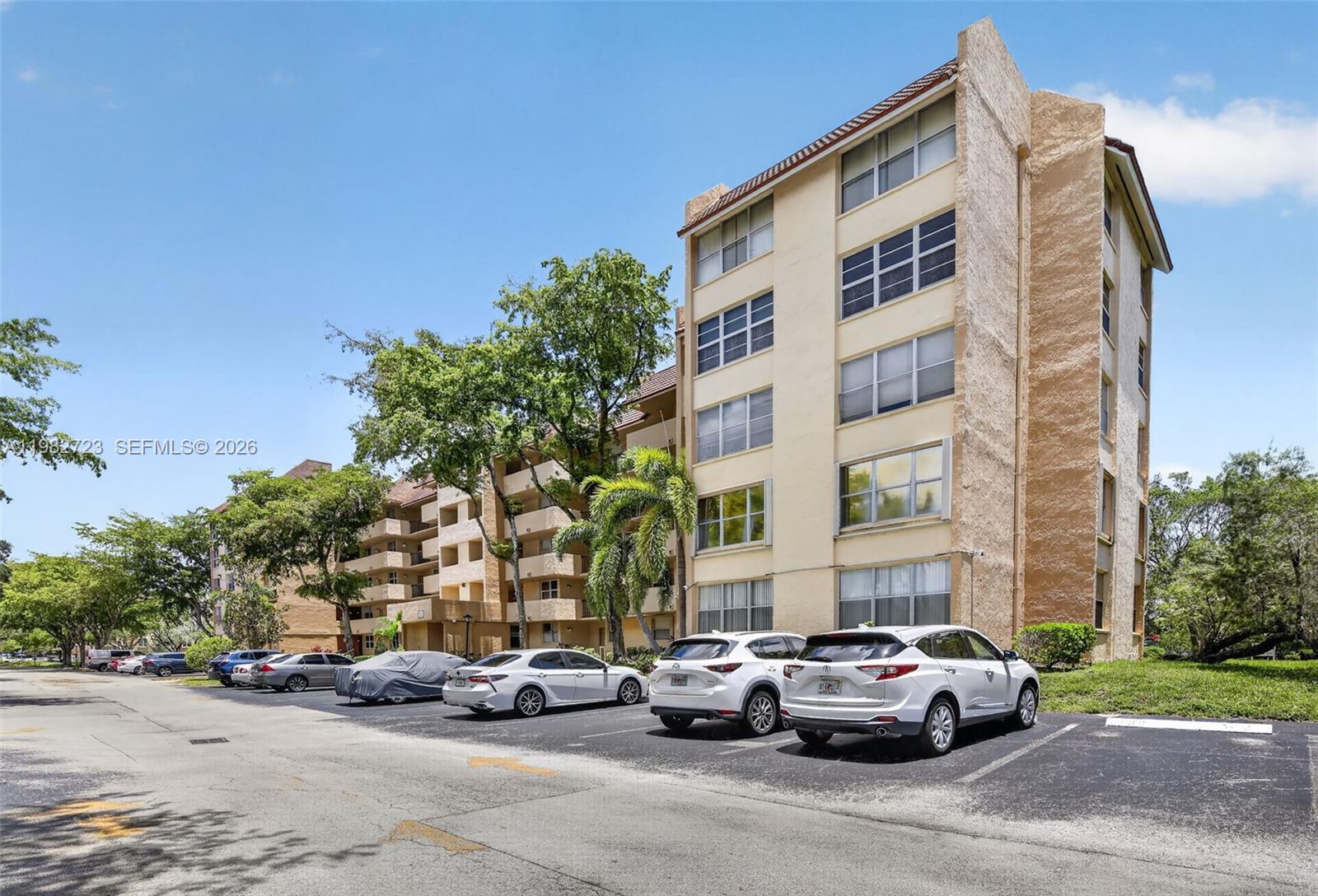 CONDOMINIUM 5 OF ENVIRON - Residential
