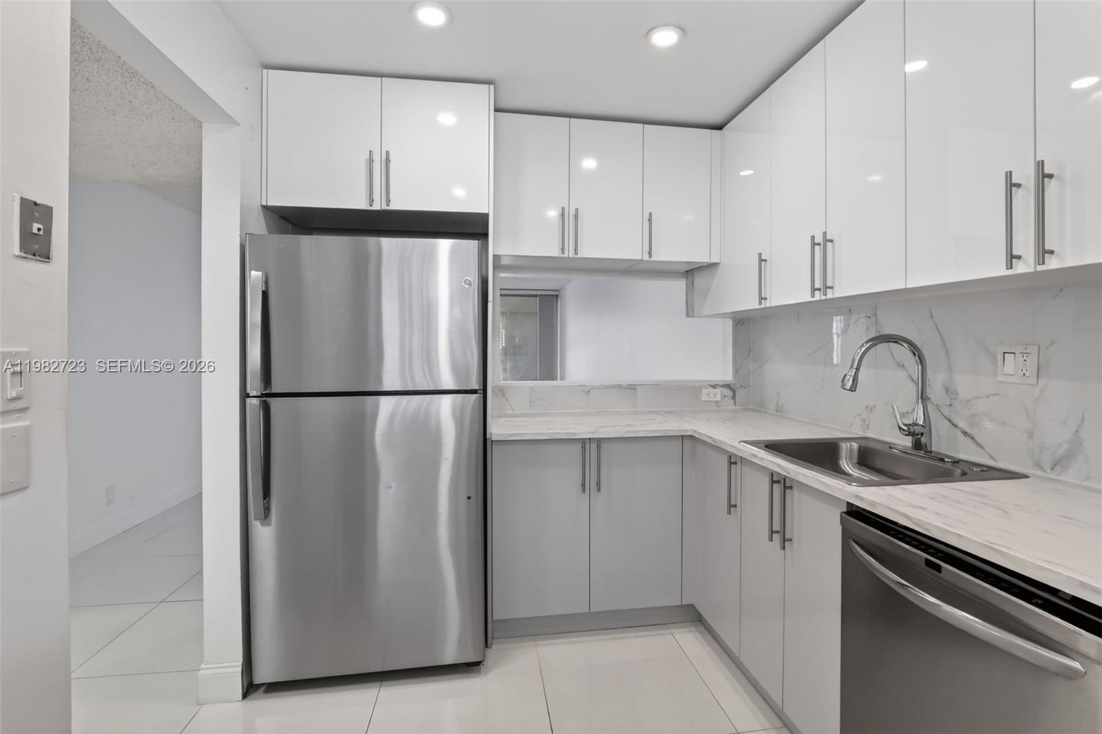 CONDOMINIUM 5 OF ENVIRON - Residential