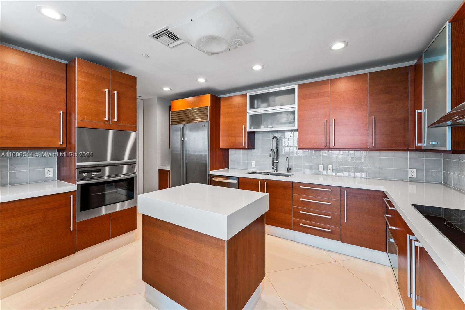 THE RESIDENCES AT THE BAT - Residential