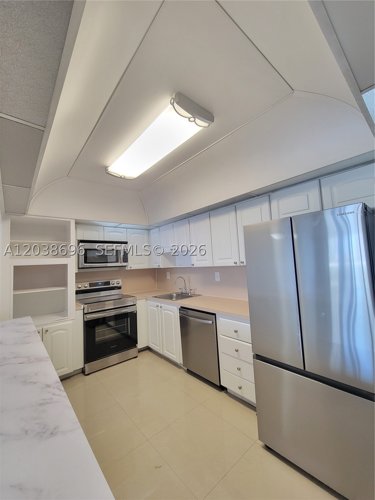 OCEANVIEW BUILDING B COND - Residential Lease