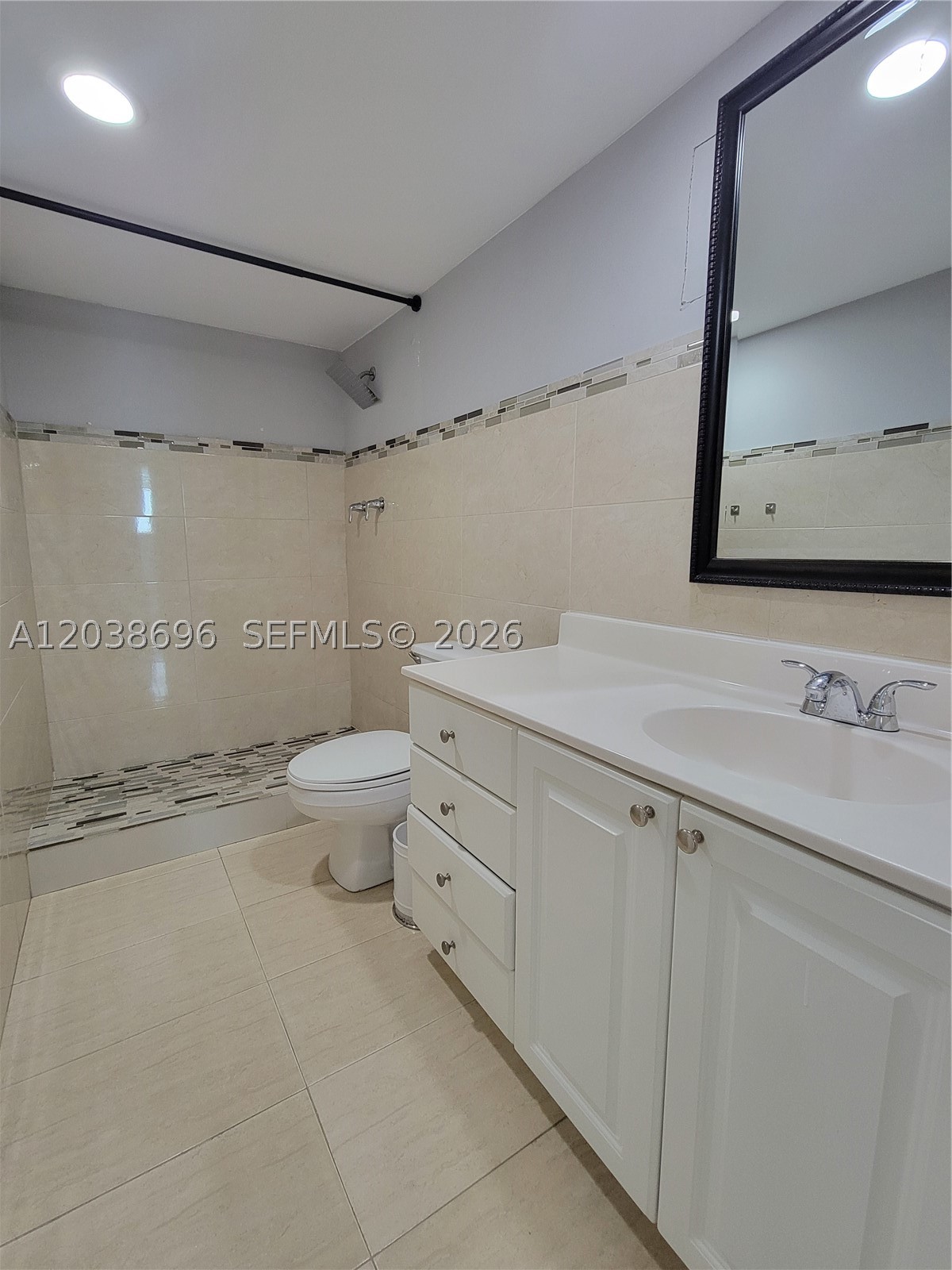 OCEANVIEW BUILDING B COND - Residential Lease