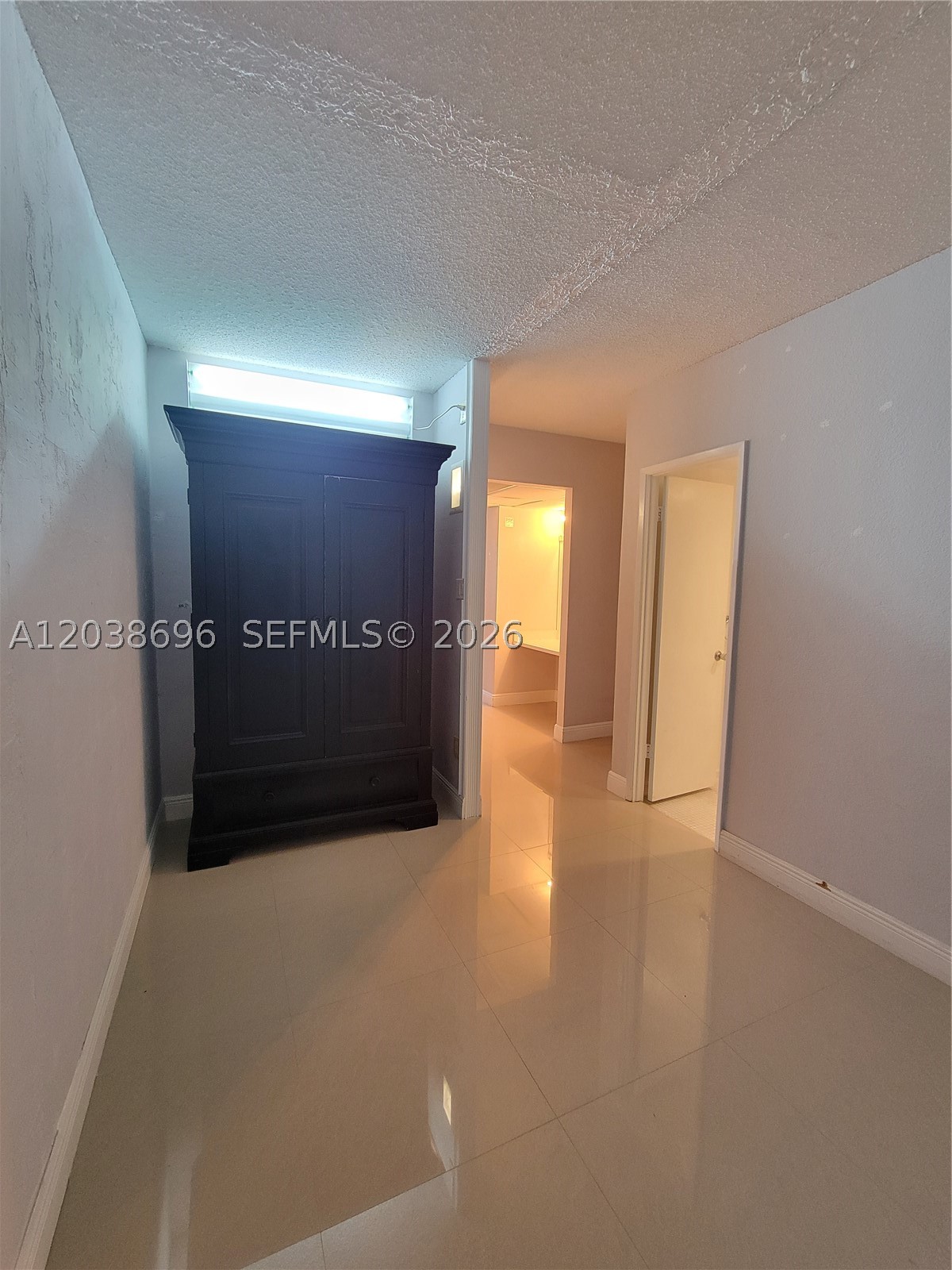 OCEANVIEW BUILDING B COND - Residential Lease
