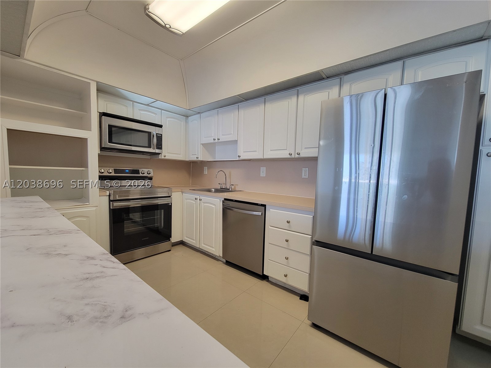 OCEANVIEW BUILDING B COND - Residential Lease