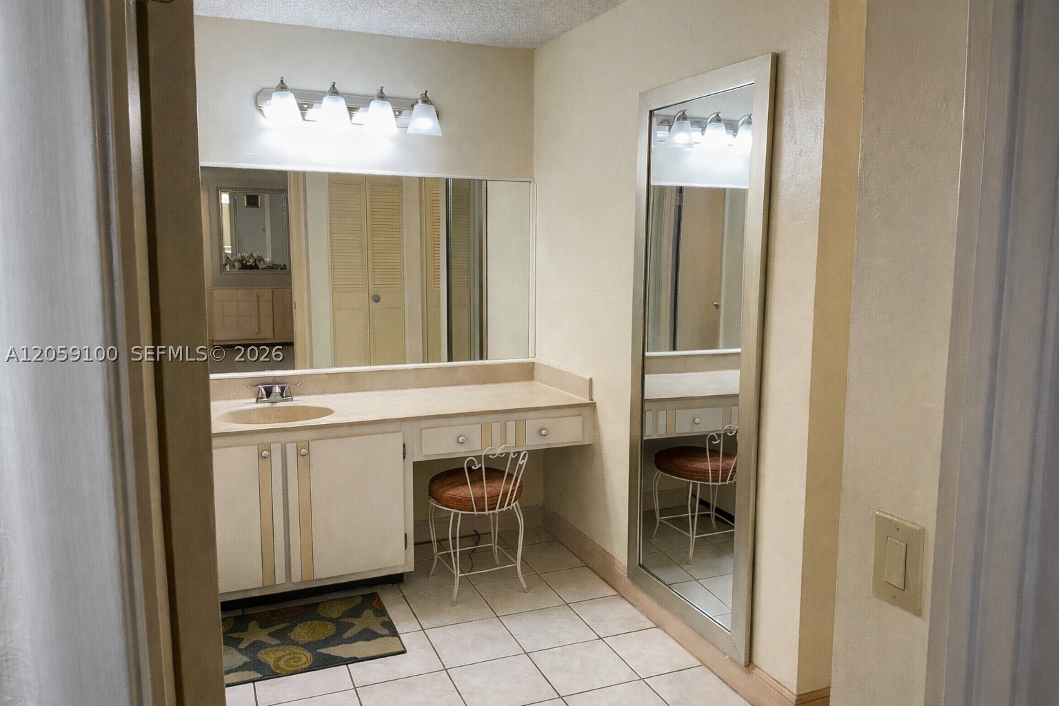 FAIRVIEW OF CALF CL CONDO - Residential