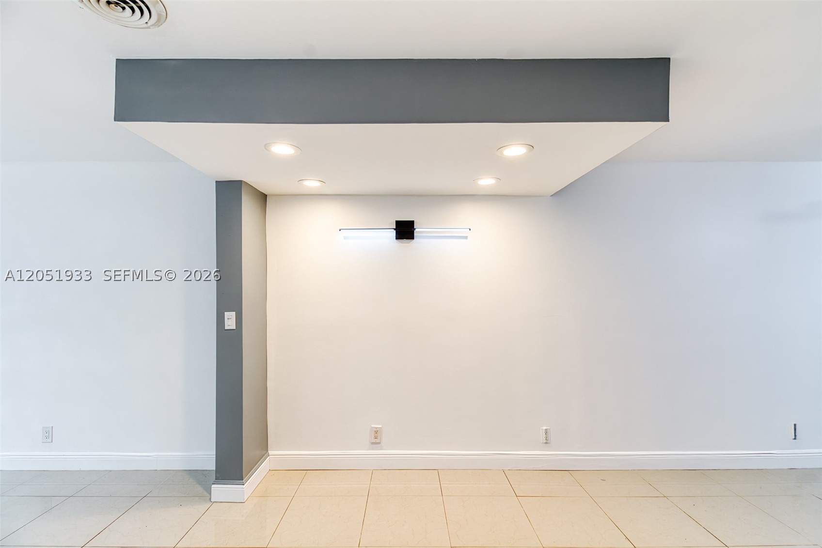 VILLAGE TOWNHOUSES NO TWO - Residential Lease