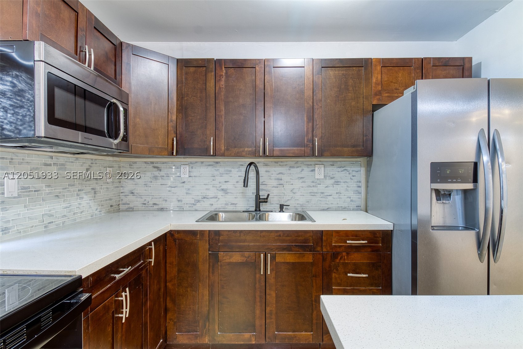 VILLAGE TOWNHOUSES NO TWO - Residential Lease