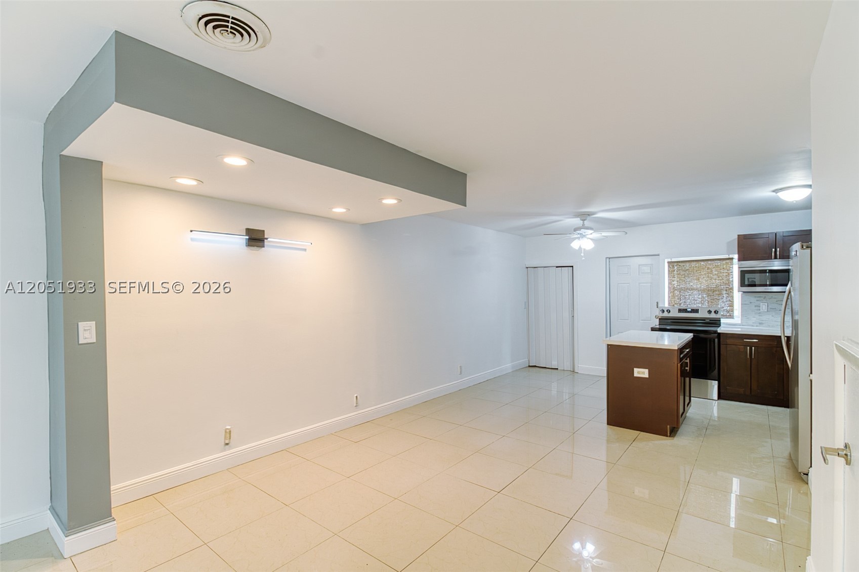 VILLAGE TOWNHOUSES NO TWO - Residential Lease