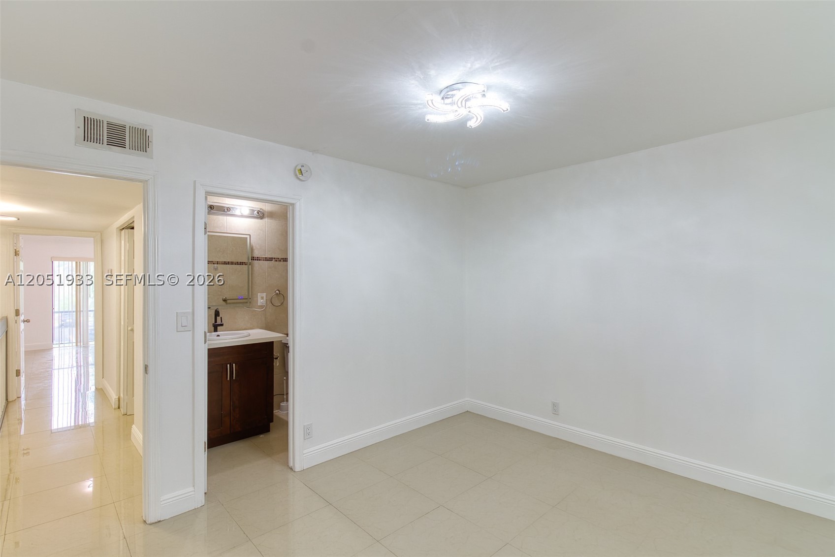VILLAGE TOWNHOUSES NO TWO - Residential Lease